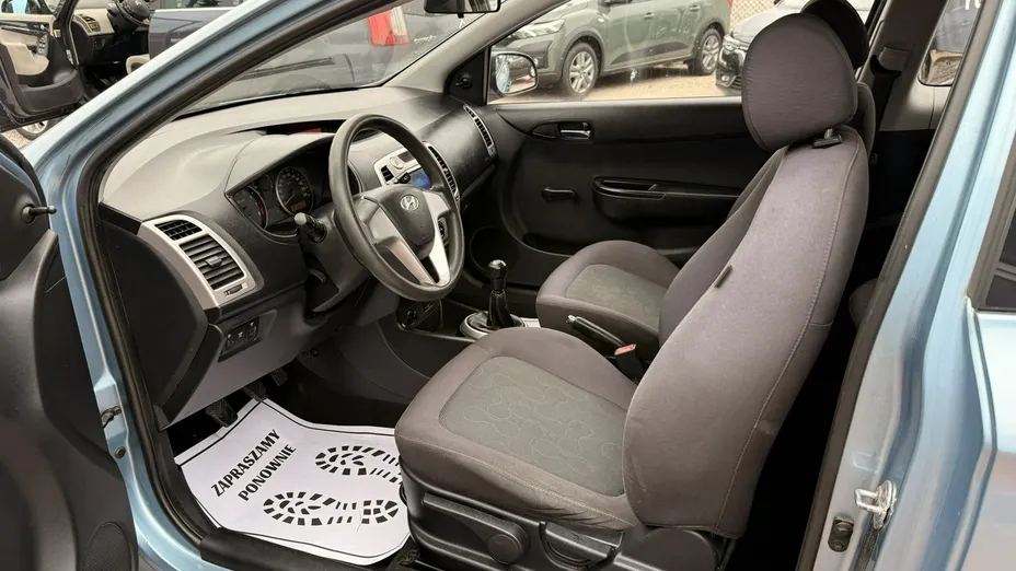 HYUNDAI i20 -