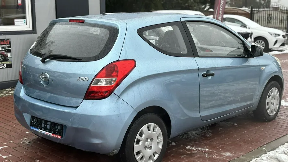HYUNDAI i20 -