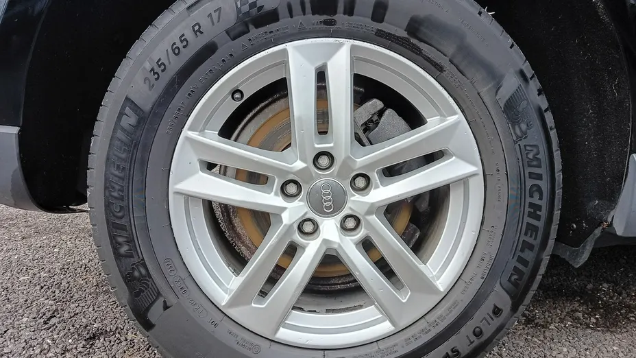 AUDI Q5 -