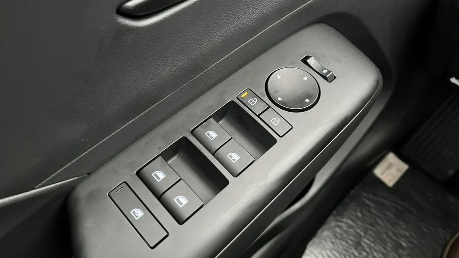 HYUNDAI Kona -