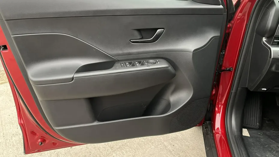 HYUNDAI Kona -