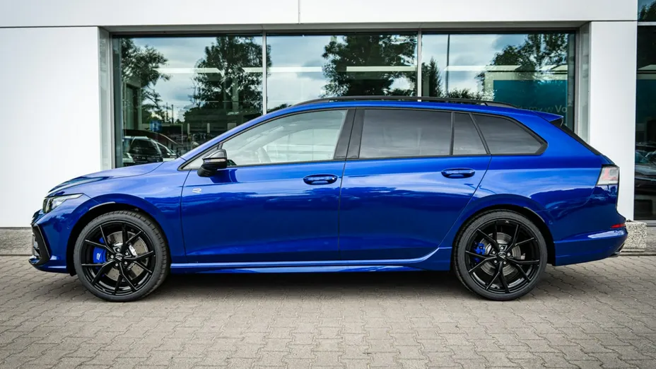 VOLKSWAGEN Golf -