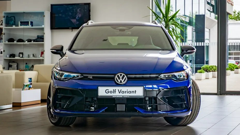 VOLKSWAGEN Golf -