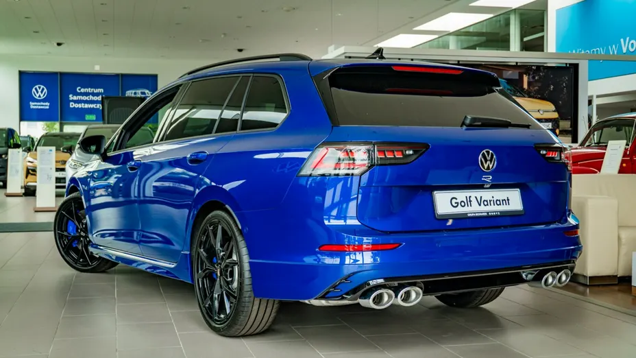 VOLKSWAGEN Golf -
