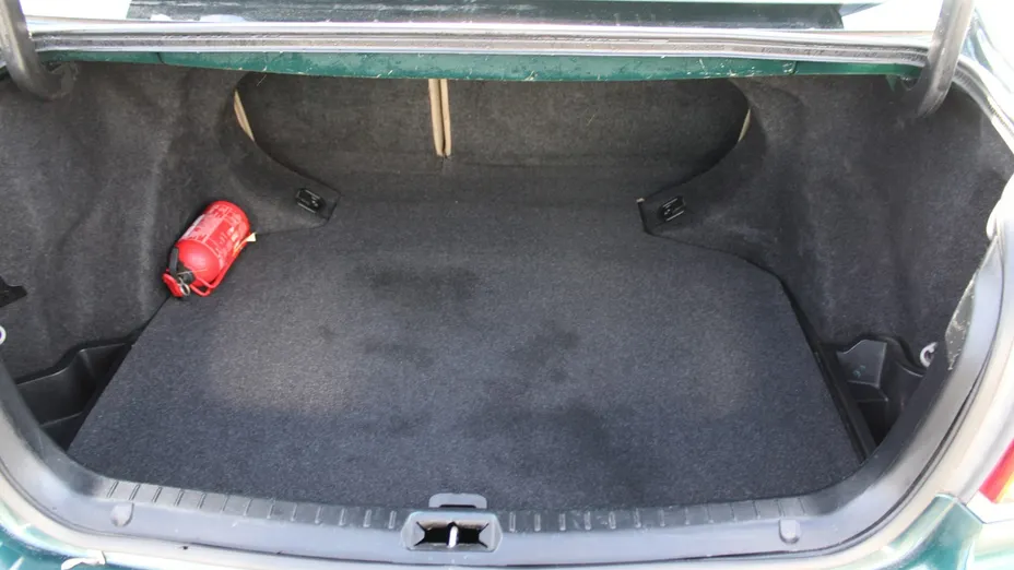 TOYOTA Avensis -