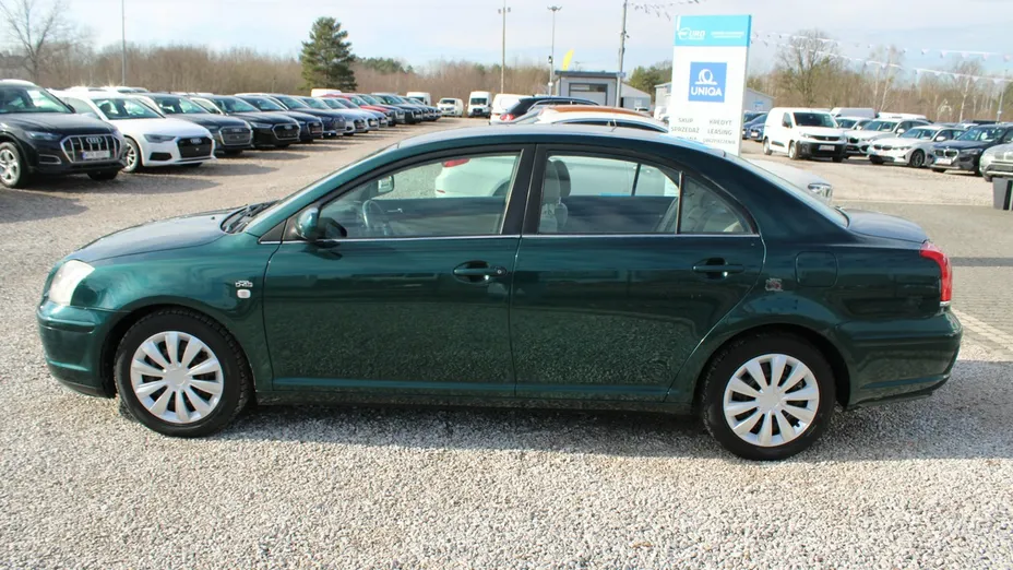 TOYOTA Avensis -