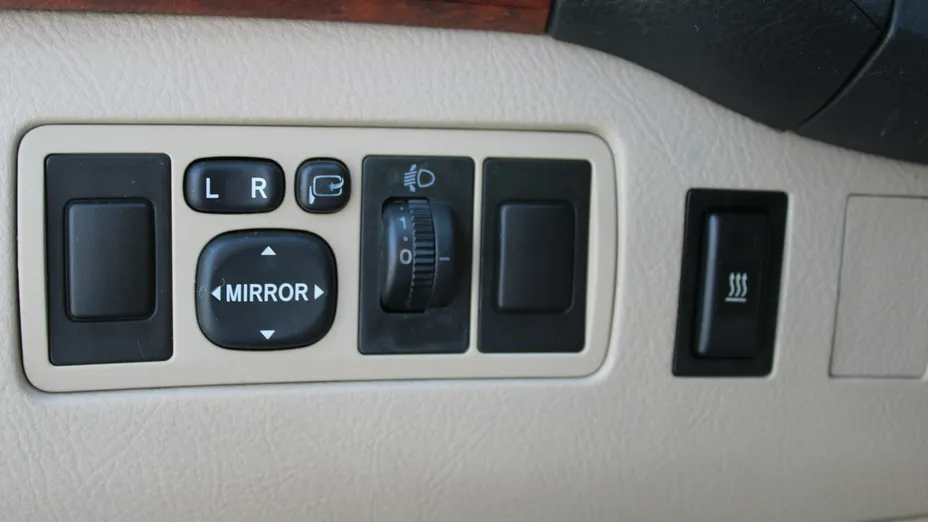 TOYOTA Avensis -