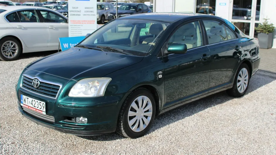 TOYOTA Avensis -