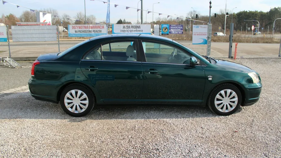TOYOTA Avensis -