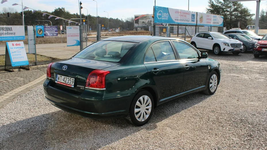 TOYOTA Avensis -