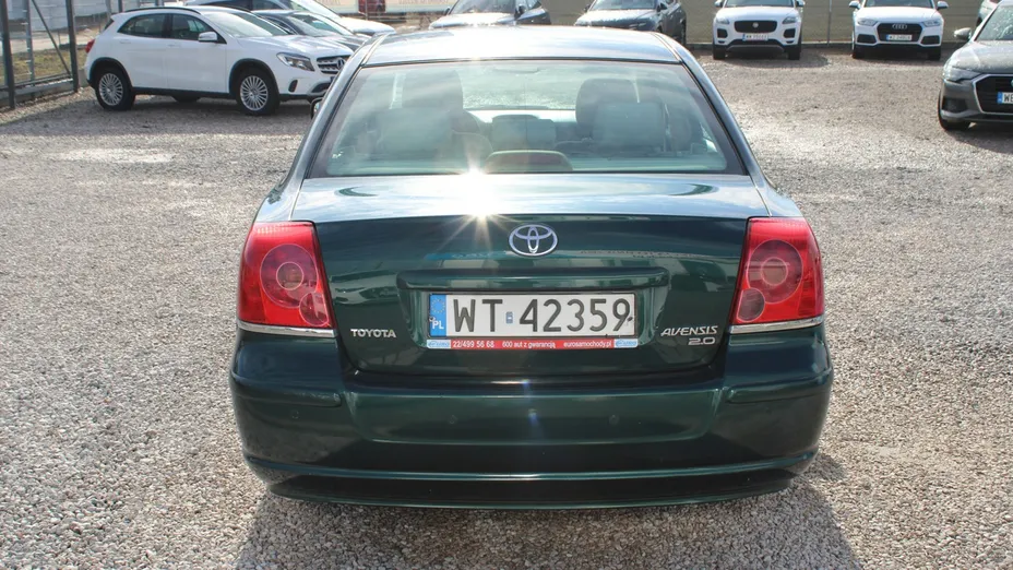 TOYOTA Avensis -