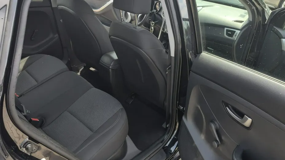HYUNDAI i30 -