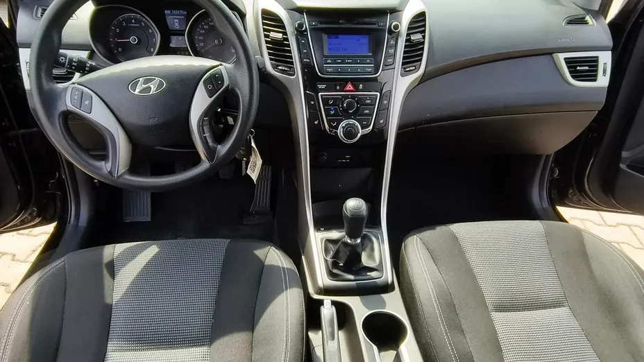 HYUNDAI i30 -
