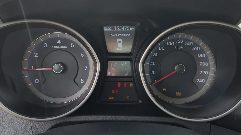 HYUNDAI i30 -