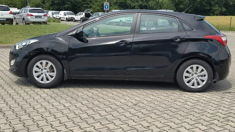 HYUNDAI i30 -