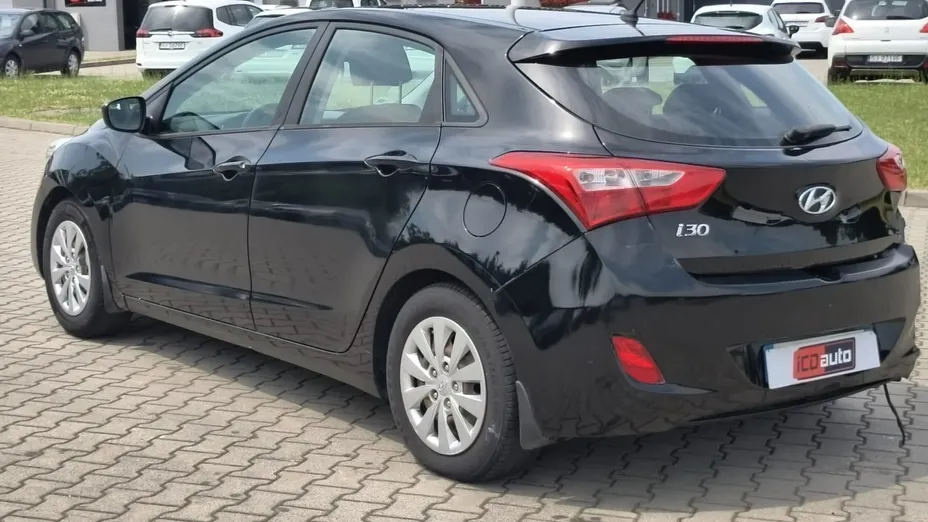 HYUNDAI i30 -
