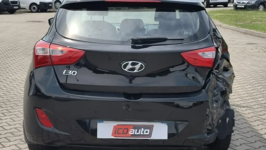 HYUNDAI i30 -
