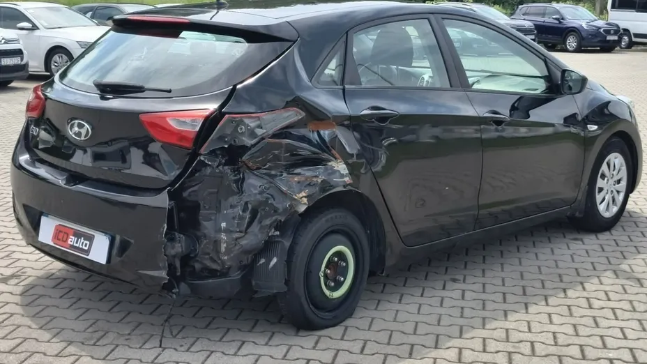 HYUNDAI i30 -