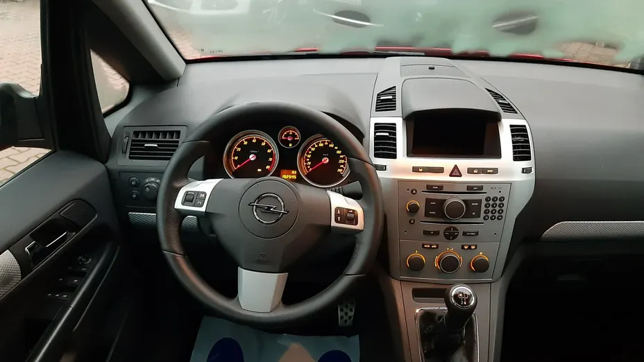 OPEL Zafira -