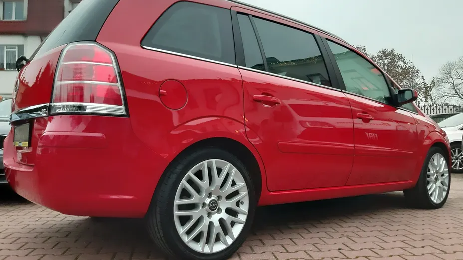 OPEL Zafira -