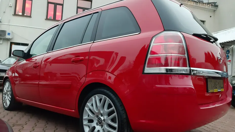 OPEL Zafira -