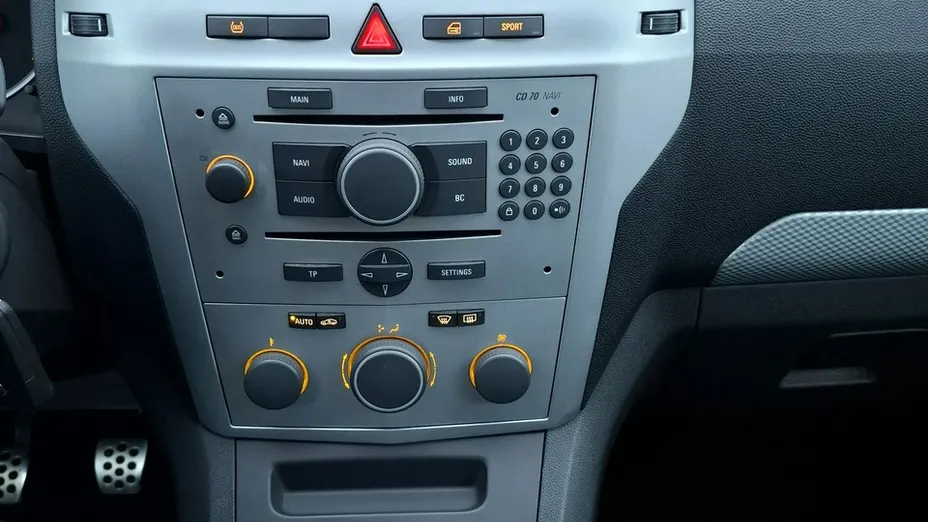 OPEL Zafira -