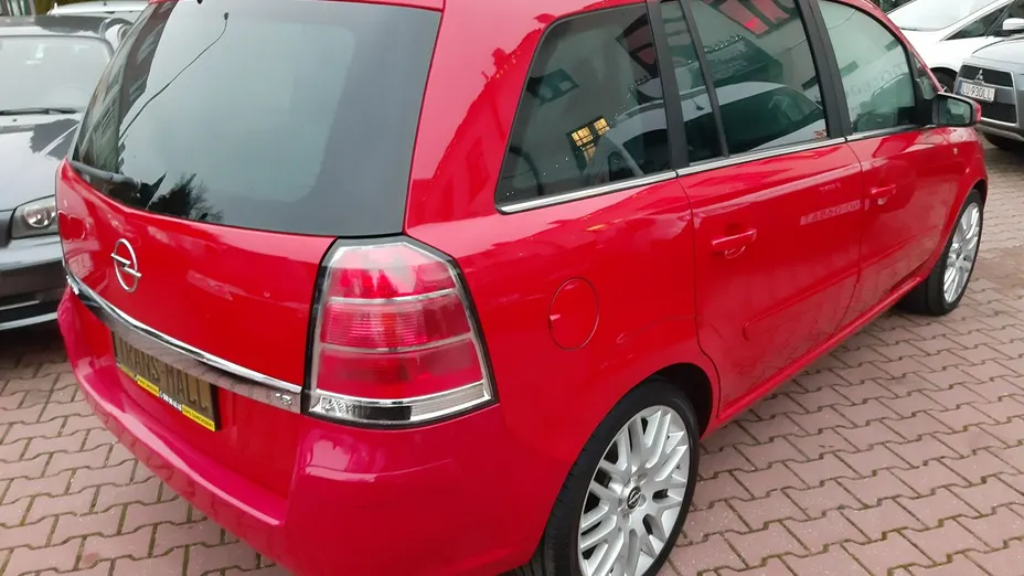 OPEL Zafira -