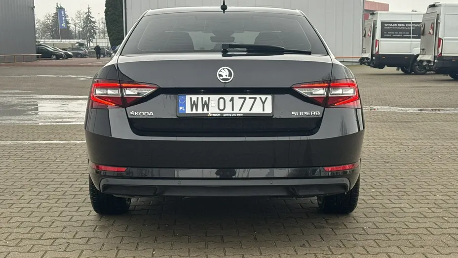 SKODA Superb -
