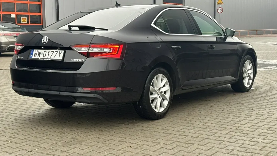 SKODA Superb -