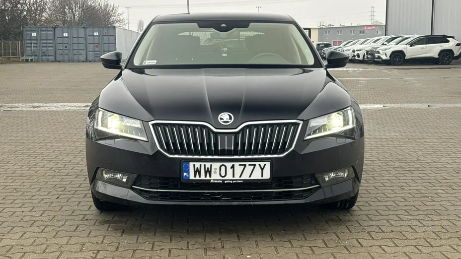 SKODA Superb -