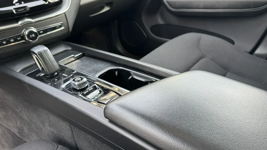 VOLVO XC60 -
