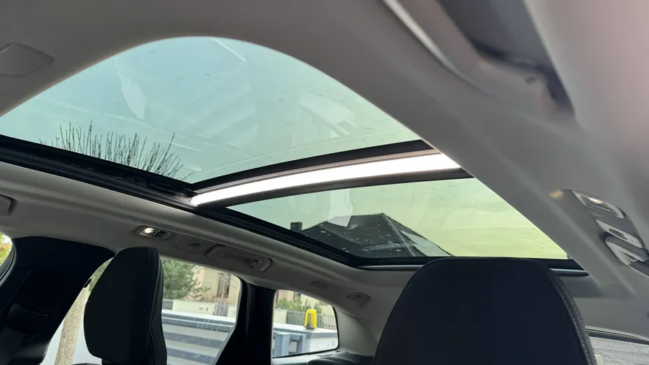 VOLVO XC60 -