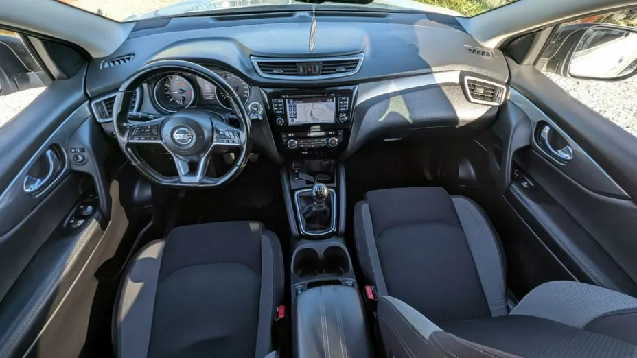 NISSAN Qashqai -