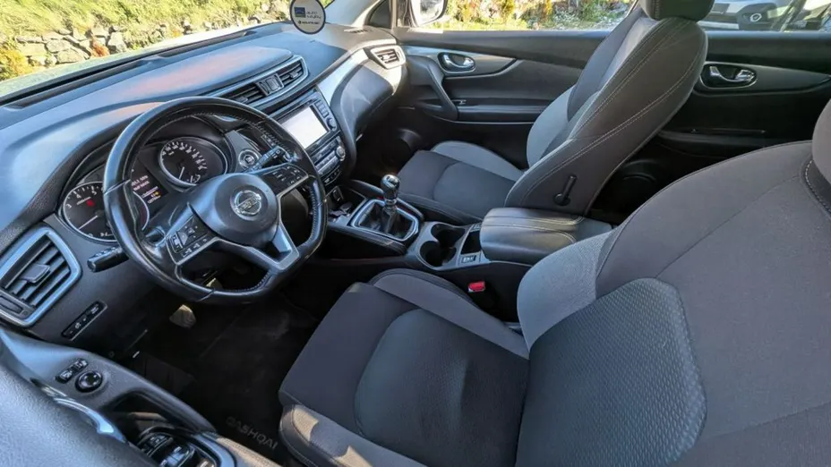 NISSAN Qashqai -