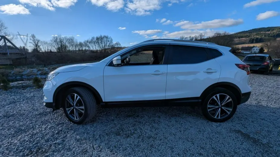 NISSAN Qashqai -