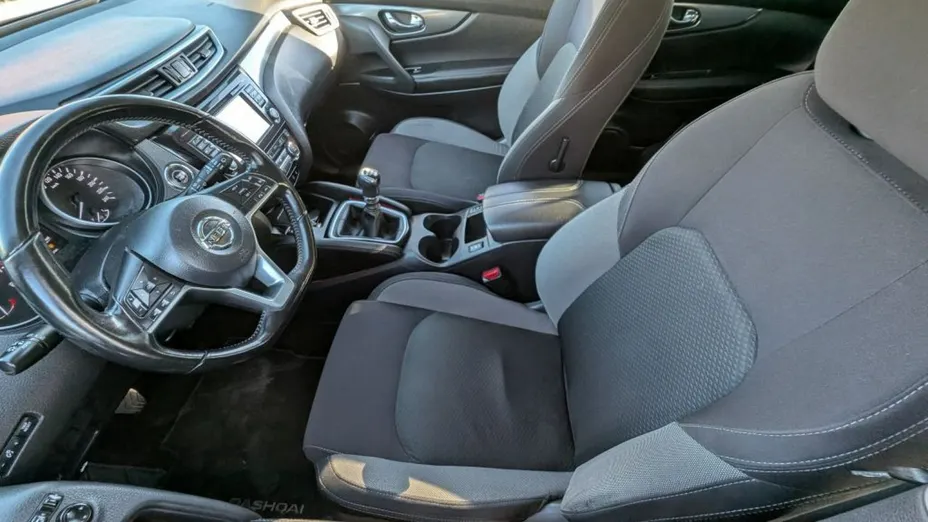 NISSAN Qashqai -