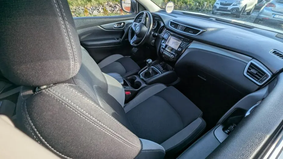 NISSAN Qashqai -