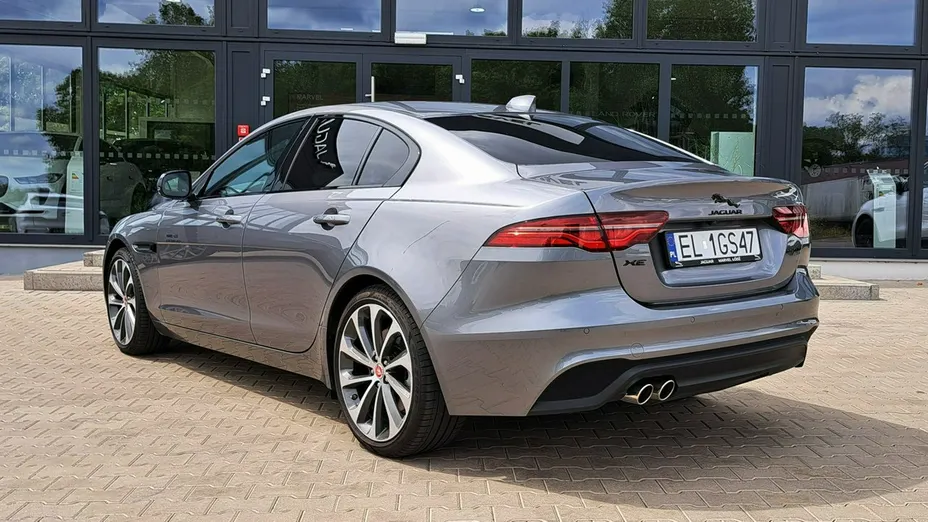 JAGUAR XE -