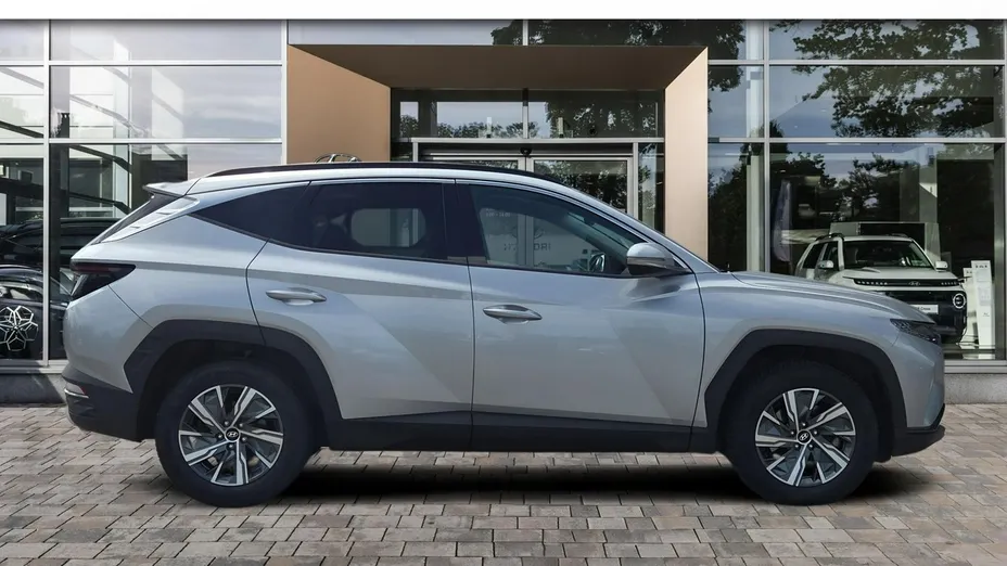 HYUNDAI Tucson -
