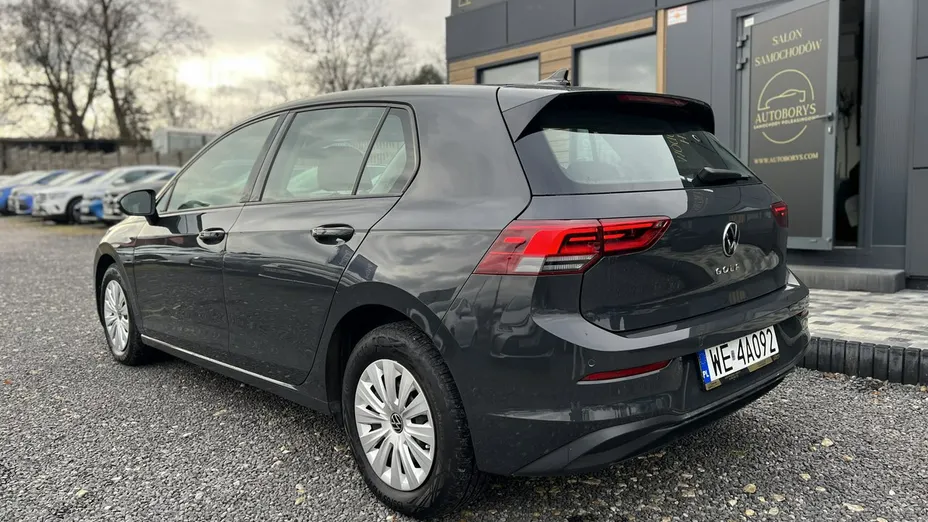 VOLKSWAGEN Golf -