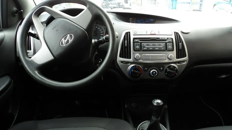 HYUNDAI i20 -
