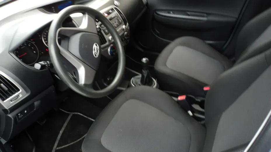 HYUNDAI i20 -