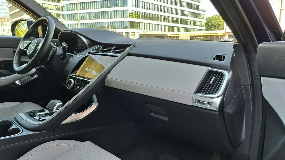 JAGUAR E-Pace -