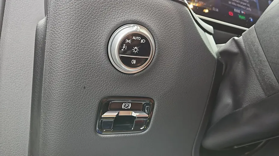MERCEDES-BENZ GLC -