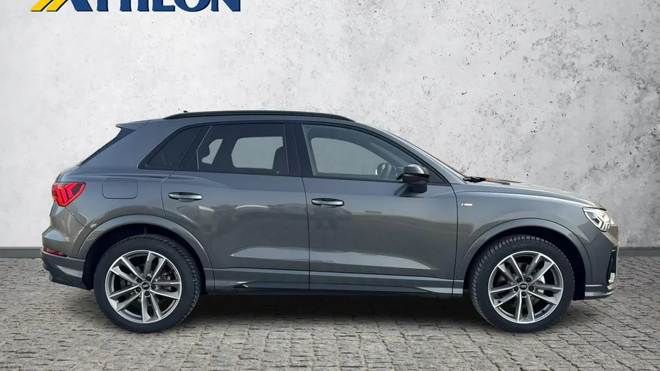 AUDI Q3 -