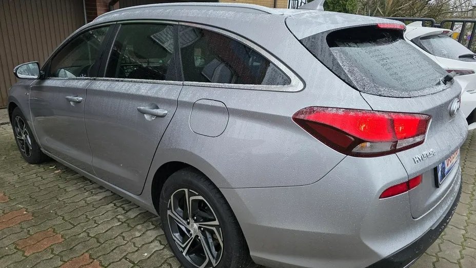 HYUNDAI i30 -
