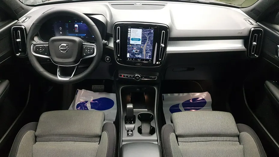 VOLVO XC40 -
