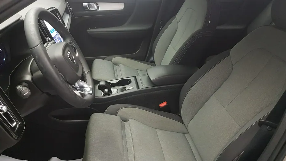 VOLVO XC40 -
