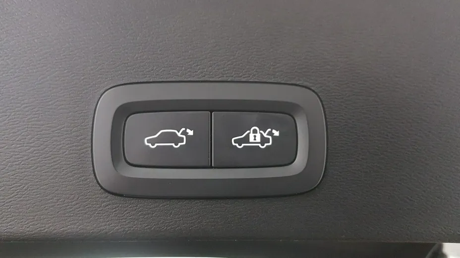 VOLVO XC40 -