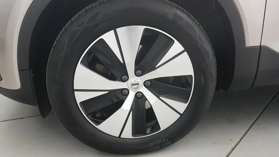 VOLVO XC40 -